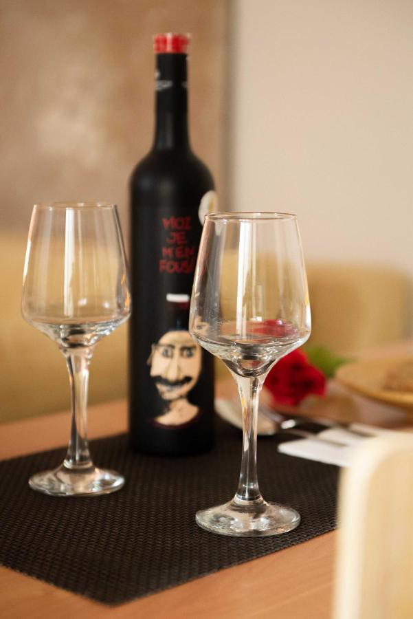 Filopappou Decent Apartment Athens Ngoại thất bức ảnh