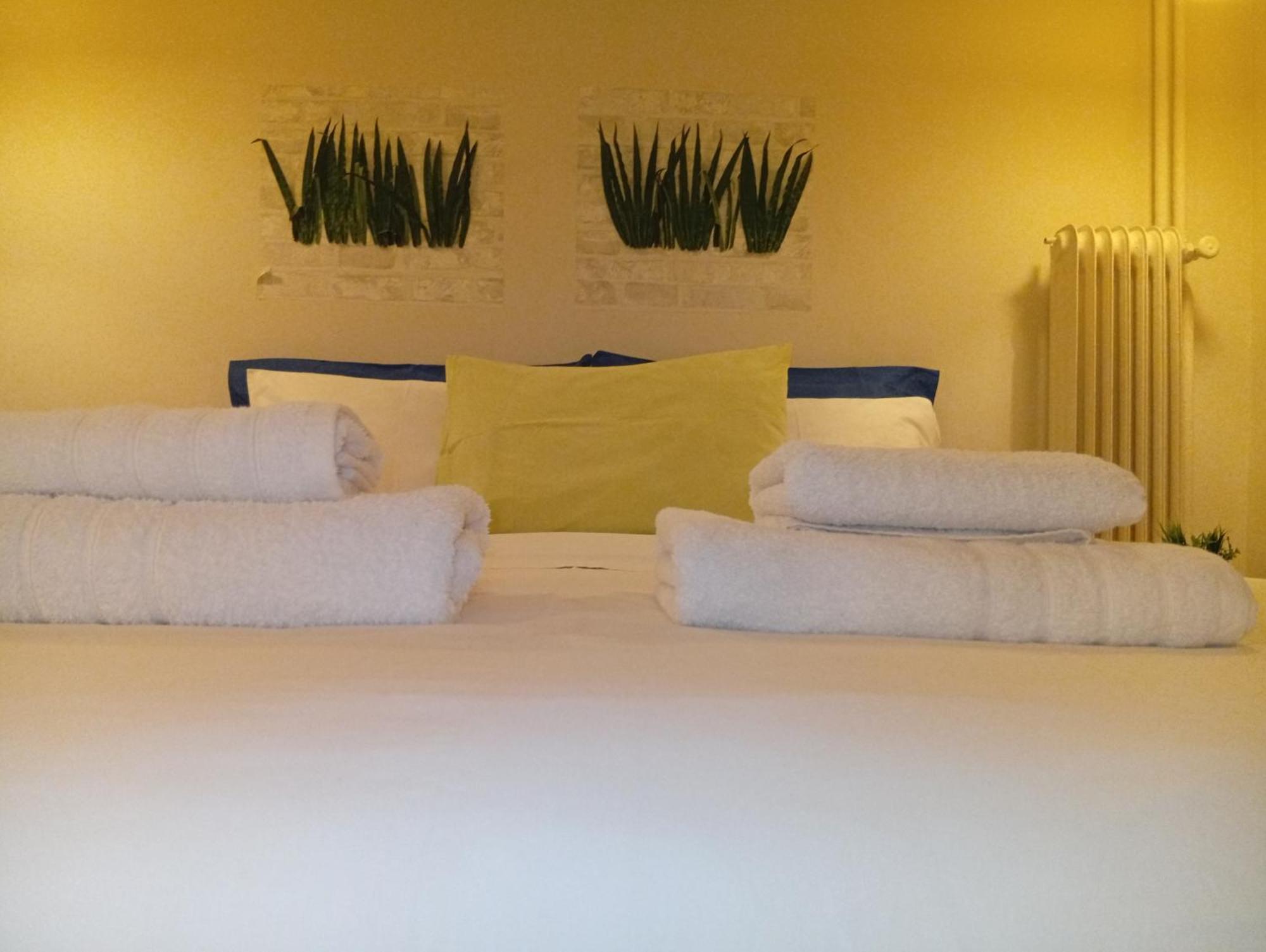 Filopappou Decent Apartment Athens Ngoại thất bức ảnh