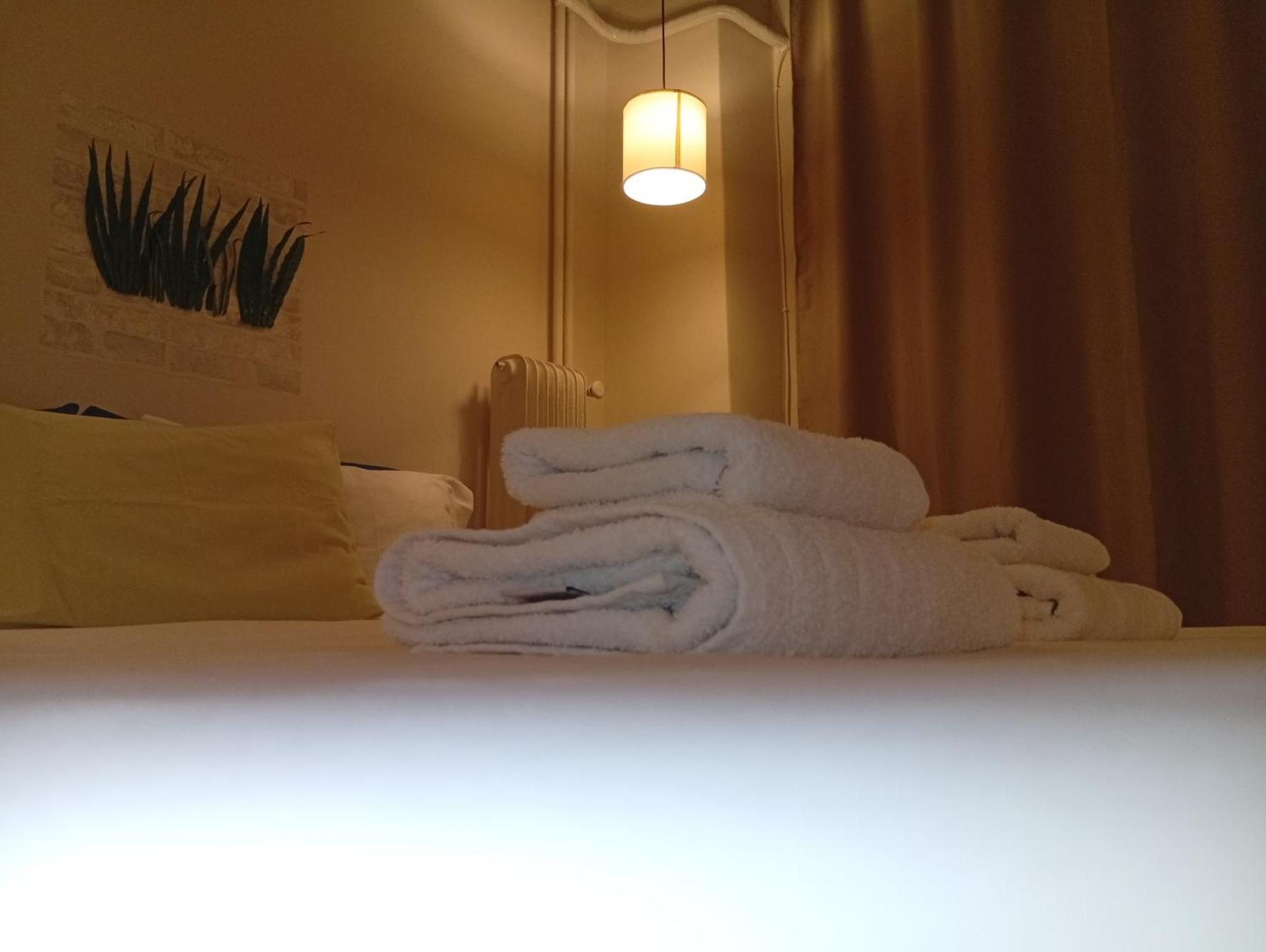 Filopappou Decent Apartment Athens Ngoại thất bức ảnh